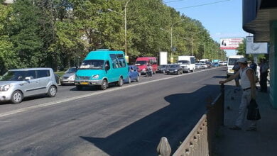 "Какой невероятно умный человек это придумал?" В результате укладки асфальта "в рабочую перевозку" образовались огромные пробки на пр. Богоявленском | Корабелов.ИНФО image 2