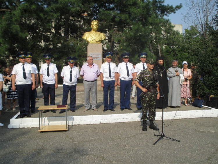 В Николаеве присягнули на верность Родине будущие офицеры запаса, учившиеся летать на базе аэродрома в Кульбакино | Корабелов.ИНФО image 2