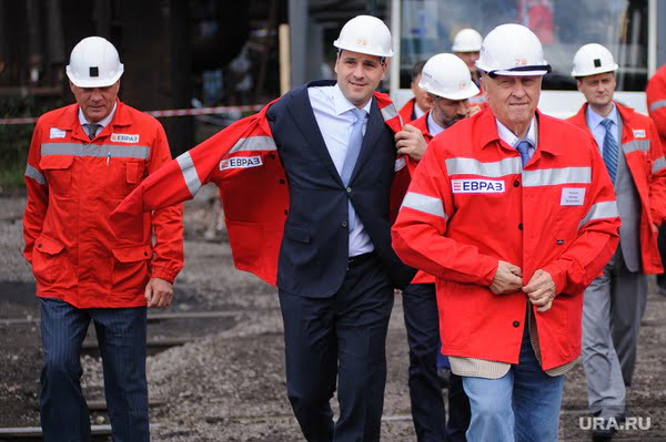 218572_Zakladka_pamyatnoy_pliti_posvyashtennoy_nachalu_stroitelystva_novoy_domennoy_pechi_7_na_EVRAZ_NTMK_Nizhniy_Tagil_rossely_eduard_kushnarev_aleksey_pasler_denis_250x0_2962.1975.0.0