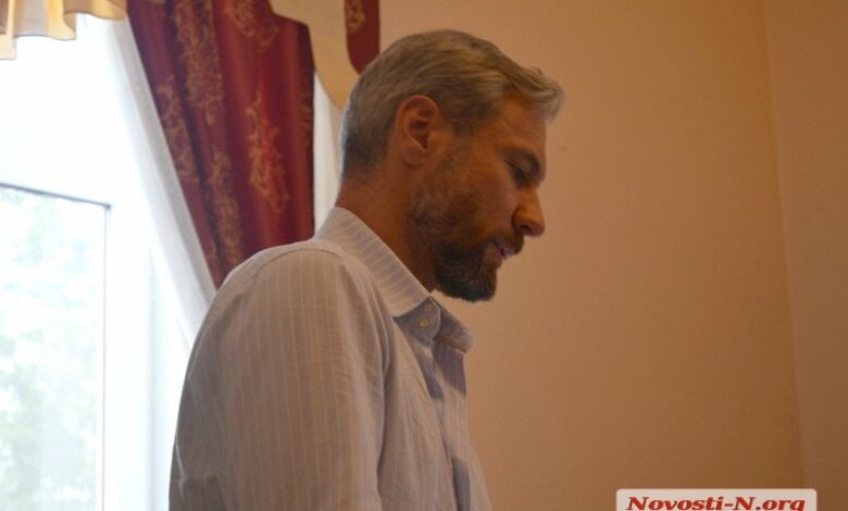 "Жираф должен жить на свободе в Африке, а не в клетке в Николаеве". Депутаты не дали денег на мостик в жирафнике | Корабелов.ИНФО