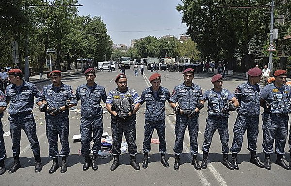 427cfb27c54b953e46c0c3229c09f28a.i600x385x470