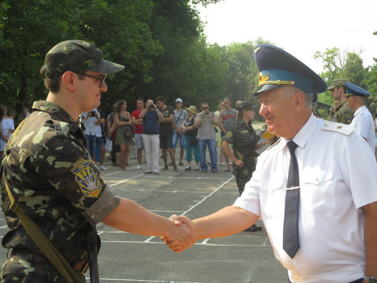 В Николаеве присягнули на верность Родине будущие офицеры запаса, учившиеся летать на базе аэродрома в Кульбакино | Корабелов.ИНФО image 6