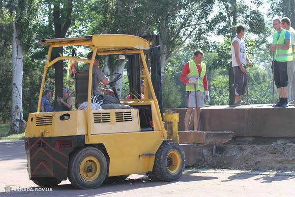 В Николаеве демонтируют постамент памятника Ленину | Корабелов.ИНФО image 2