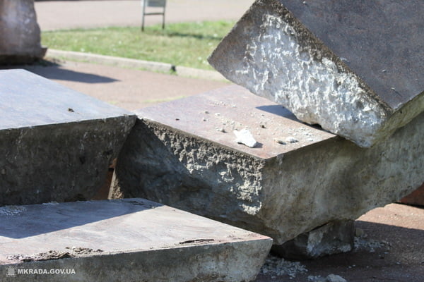 В Николаеве демонтируют постамент памятника Ленину | Корабелов.ИНФО image 3