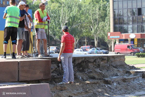 В Николаеве демонтируют постамент памятника Ленину | Корабелов.ИНФО image 4