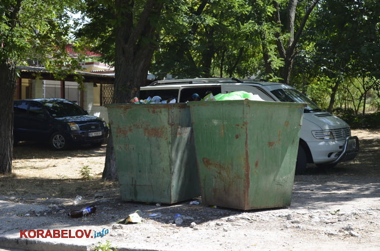 «Ой, це менталітет такий». Відпочиваючі на пляжі в Корабельному повільно перетворюють його на сміттєзвалище (ВІДЕО) | Корабелов.ИНФО image 3