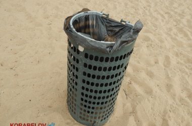 «Ой, це менталітет такий». Відпочиваючі на пляжі в Корабельному повільно перетворюють його на сміттєзвалище (ВІДЕО) | Корабелов.ИНФО image 32