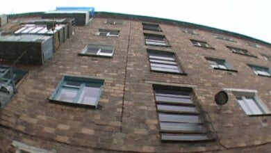 Дівчинка, залишившись на хвилину без нагляду, випала з вікна 7-го поверху | Корабелов.ИНФО