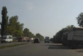"Из-за фур": в Николаеве образовалась большая автомобильная пробка: от "перегона" до "материальных ворот" | Корабелов.ИНФО