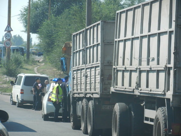 "Фуры везде", - в Корабельном районе ситуация с грузовиками 11 августа только усугубилась | Корабелов.ИНФО image 7