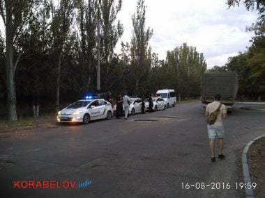 Активисты в течение 3-х часов блокировали проезд грузовиков по Широкобальскому мосту (ВИДЕО) | Корабелов.ИНФО image 4