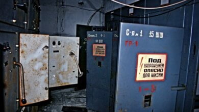 Жители многоэтажки в Корабельном районе обнаружили в щитовой труп мужчины | Корабелов.ИНФО