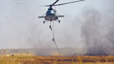 За ВДВ: «Крылатая пехота» прыгала с парашютом и уничтожала противника «из «ДНР» (ВИДЕО) | Корабелов.ИНФО