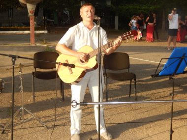 Мешканці Кульбакіно із задоволенням приймали виступаючих артистів, а також самі могли брати участь у святковій програмі | Корабелов.ИНФО image 5