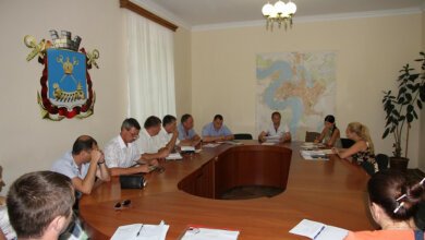 Мэрия запретила показывать кабанов в зоопарке, борясь со свиной чумой | Корабелов.ИНФО