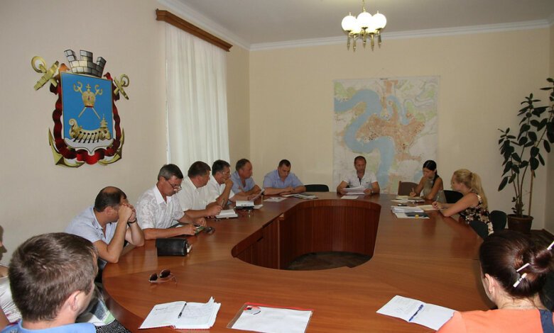 Мэрия запретила показывать кабанов в зоопарке, борясь со свиной чумой | Корабелов.ИНФО