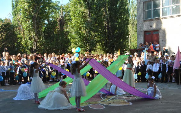 Что значит «мы навсегда одна семья и вместе мы непобедимы», им ещё только предстоит понять", - о первоклашках школы № 43 | Корабелов.ИНФО image 10