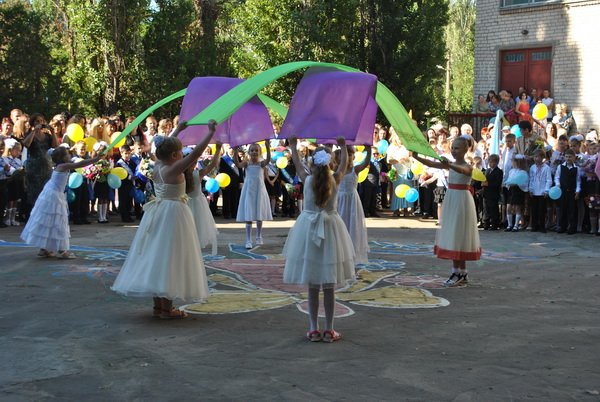 Что значит «мы навсегда одна семья и вместе мы непобедимы», им ещё только предстоит понять", - о первоклашках школы № 43 | Корабелов.ИНФО image 9