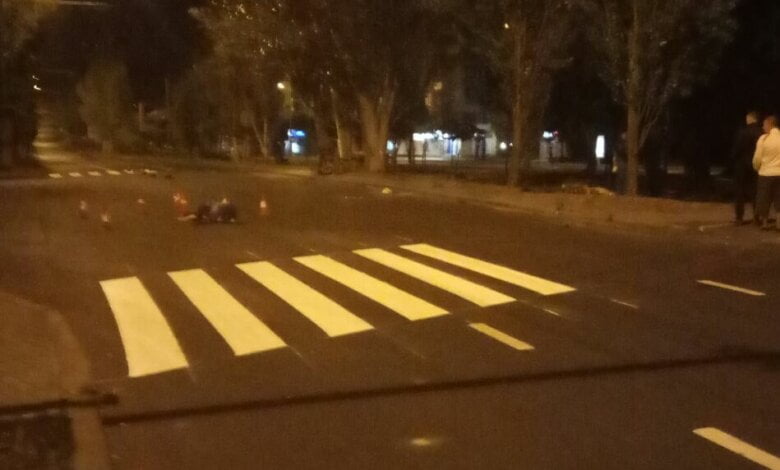 В Николаеве ночью «BMW» сбила насмерть четверых рабочих, наносивших разметку на проспекте. 18+ | Корабелов.ИНФО