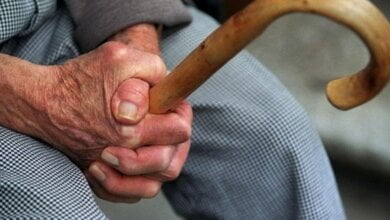 В Николаеве 93-летний дедушка отдал мошеннице 134 тысячи гривен, 16 тысяч долларов и 4 тысячи евро | Корабелов.ИНФО