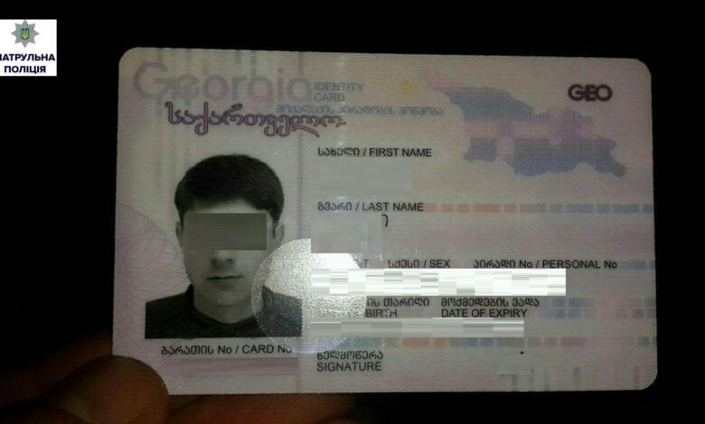 В Корабельному районі іноземець намагався угнати авто. Йому завадили перехожі | Корабелов.ИНФО image 1