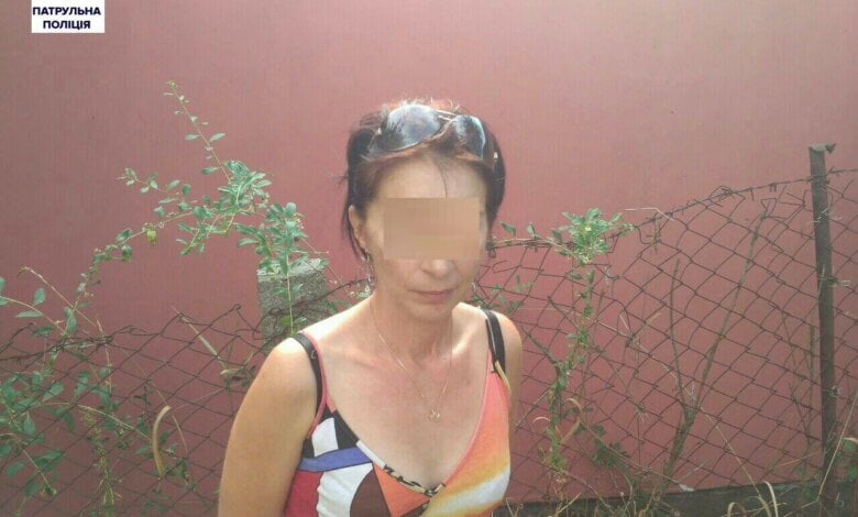 В Широкій Балці наркоманка неадекватно відреагувала на зауваження поліцейських | Корабелов.ИНФО
