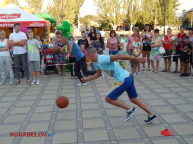 "Они заражают нас всех оптимизмом". Молодежный Совет Николаева провел "Веселые старты" в Корабельном (ВИДЕО) | Корабелов.ИНФО image 22