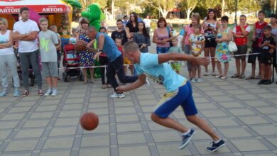 "Они заражают нас всех оптимизмом". Молодежный Совет Николаева провел "Веселые старты" в Корабельном (ВИДЕО) | Корабелов.ИНФО image 22