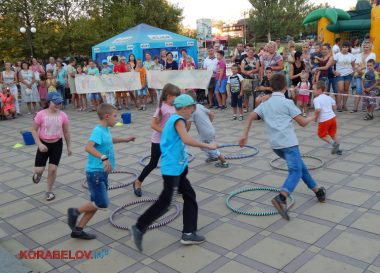 "Они заражают нас всех оптимизмом". Молодежный Совет Николаева провел "Веселые старты" в Корабельном (ВИДЕО) | Корабелов.ИНФО image 12