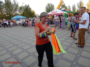 "Они заражают нас всех оптимизмом". Молодежный Совет Николаева провел "Веселые старты" в Корабельном (ВИДЕО) | Корабелов.ИНФО image 10