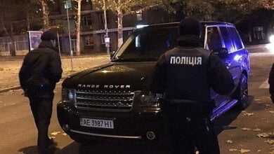 "Стрелок в центре Николаева уехал от паба до прибытия полиции, но вернулся туда еще и с ножом", - очевидец | Корабелов.ИНФО