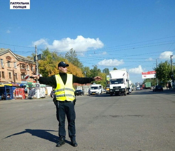 Через дорожні роботи на проспекті Богоявленському утворилися затори | Корабелов.ИНФО image 1