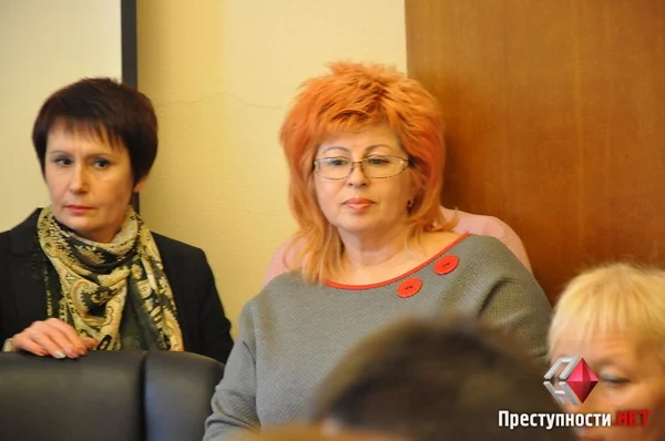 Жители  Кульбакино привели своего депутата на комиссию по этике из-за того, что она кормит бездомных собак | Корабелов.ИНФО image 1