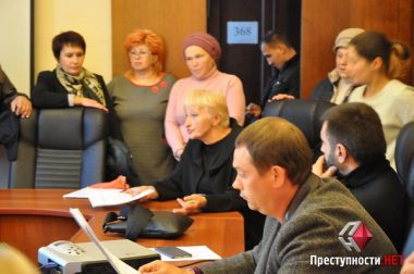 Жители  Кульбакино привели своего депутата на комиссию по этике из-за того, что она кормит бездомных собак | Корабелов.ИНФО image 4