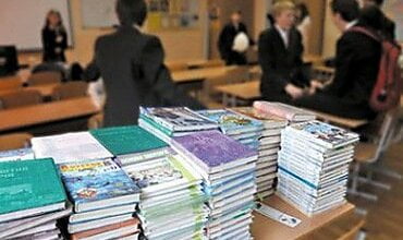 Спустя месяц после начала учебы, Николаевское гороно купило учебники по химии и английскому | Корабелов.ИНФО
