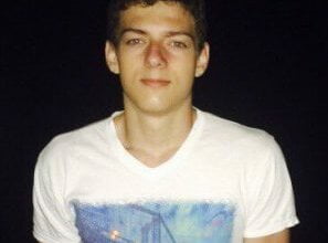 В Николаеве пропал 18-летний парень – родные просят помощи в поиске | Корабелов.ИНФО image 1