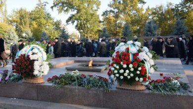 «Мы обязаны уважать свое прошлое». Николаевцы отметили 72-ю годовщину освобождения Украины | Корабелов.ИНФО image 1