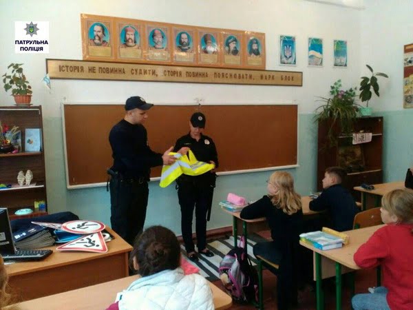 «1000 і 1 поворот» від патрульних отримали у подарунок школярі Корабельного району | Корабелов.ИНФО image 2