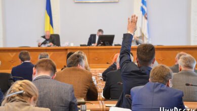 Горсовет отдал под приватизацию 20 объектов: среди бенефициаров – родственники и приятели депутатов | Корабелов.ИНФО