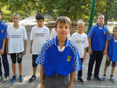 "Ни дня без спорта!" В школе № 54 креативно провели декаду физкультуры: были и почетные гости, и "пятнашки" | Корабелов.ИНФО image 5