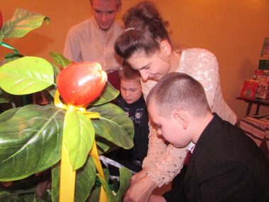 У Корабельному районі маленьких школярів посвятили у «читачі, першокласники та однокашники» | Корабелов.ИНФО image 4