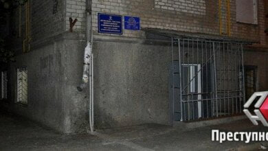 В Николаеве задержали инспектора полиции, вымогавшего взятку за разрешение на оружие | Корабелов.ИНФО