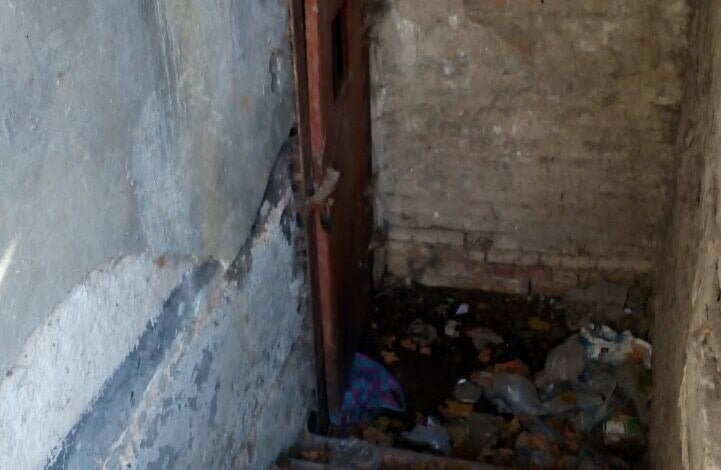 «Всё в вонище, всё в дерьмище», - житель Корабельного района не может дождаться вызванных работников ЖЭКа (ВИДЕО) | Корабелов.ИНФО image 2