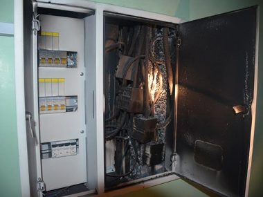 В Миколаєві горів гуртожиток: рятувальники врятували 12 мешканців будинку, з них 9 дітей (відео) | Корабелов.ИНФО image 3