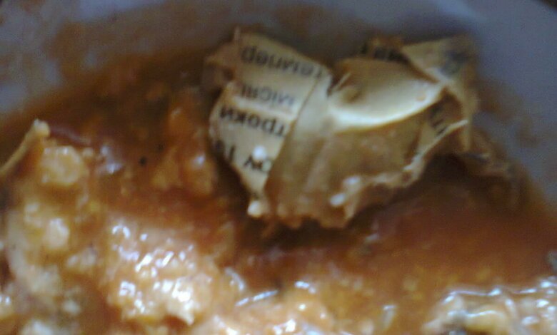 "Я себе в рот положила бумагу в томатном соусе", - жительница Николаева в ужасе от приобретенной в супермаркете консервы | Корабелов.ИНФО image 4