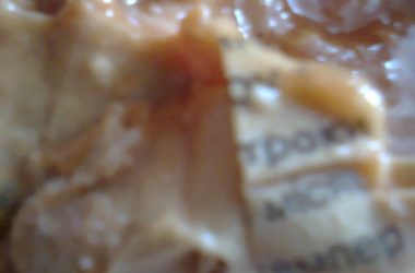 "Я себе в рот положила бумагу в томатном соусе", - жительница Николаева в ужасе от приобретенной в супермаркете консервы | Корабелов.ИНФО image 2