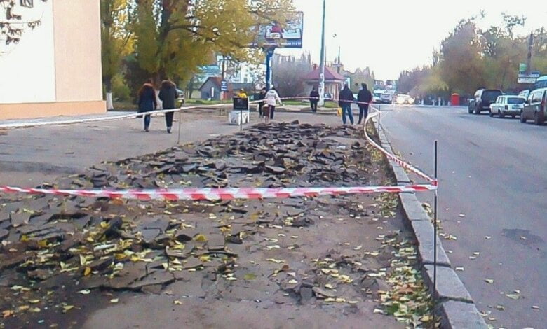 За переездом, где постоянно "заторы", строят остановку и хотят еще сделать пешеходный переход | Корабелов.ИНФО image 1
