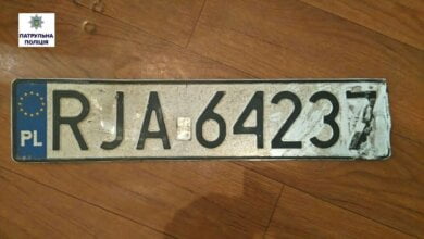 Розшукується водій автомобіля Opel Vectra, що залишив місце ДТП на проспекті Богоявленському | Корабелов.ИНФО