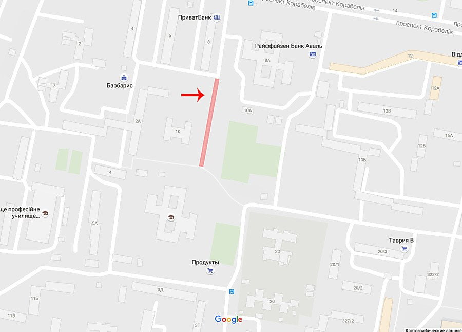 В Корабельном районе водители выталкивают школьников с тротуара в лужи: "Мэр же дорогу не сделал!" | Корабелов.ИНФО image 1