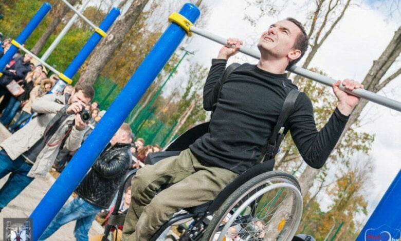 Житель Николаевщины, прикованный к инвалидному креслу, стал легендой украинского Workout | Корабелов.ИНФО